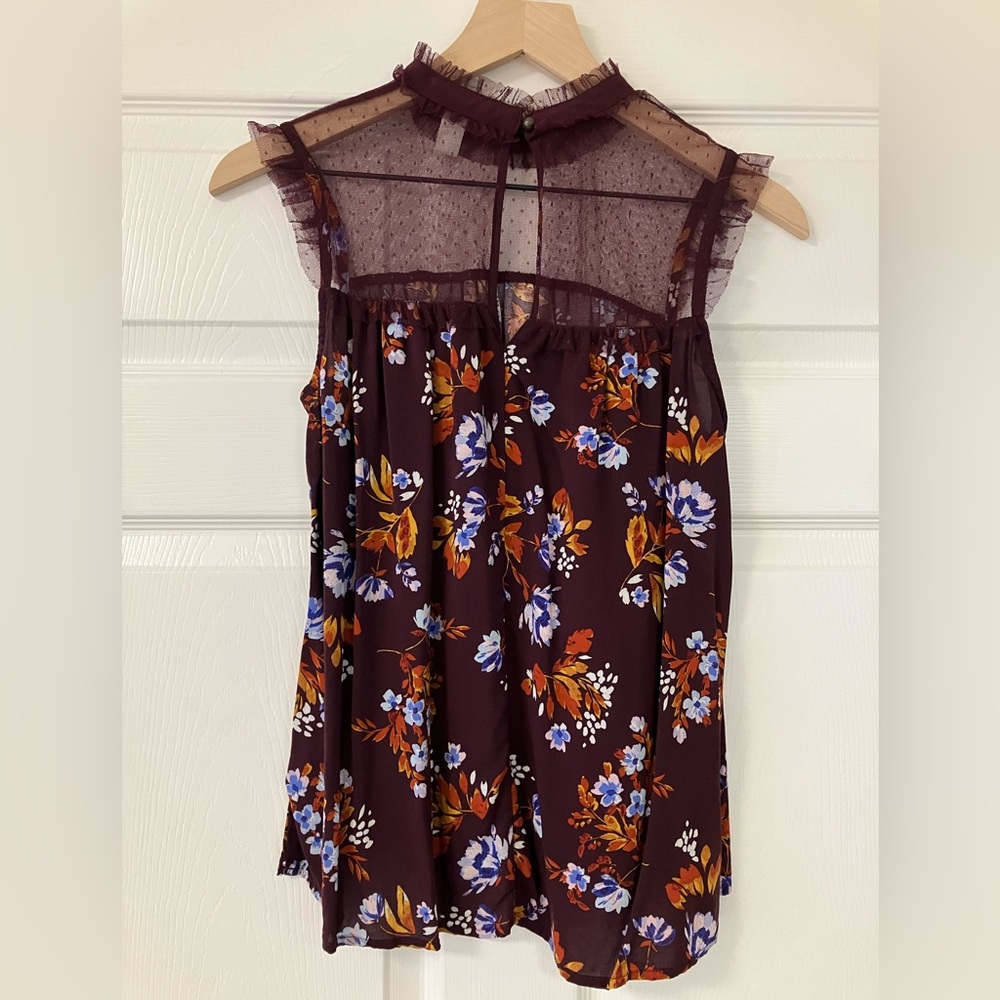 Arizona Jeans top. Size small. Button back closure. Floral burgundy color. - Picture 2 of 5